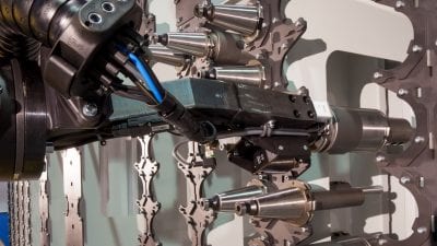 Increase manufacturing productivity with robot tool changer